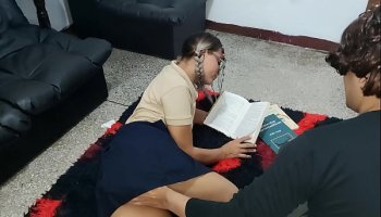 ayudo con la tarea a mi sobrinita inocente 18 años la virgen primera vez