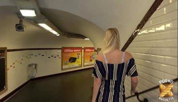 arienh magnifique blonde veut un orgasme à tout prix