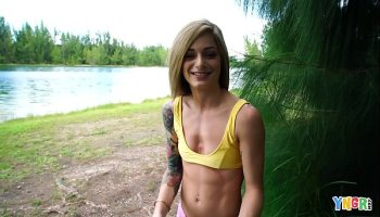 yngr skinny teen roxy rider gets fucked outdoors