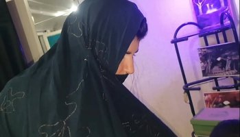 refugiada hindi desi paga asilo com massagem tantrica e sexo el toro de oro